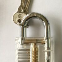 Cadenas transparent à goupilles