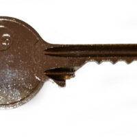 Bumpkey, clé plate, Abus gauche