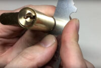 Démonte clips, GUT WRENCH